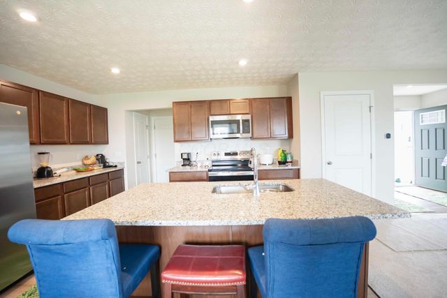 8587 Erie Loop, Canal Winchester, OH 43110