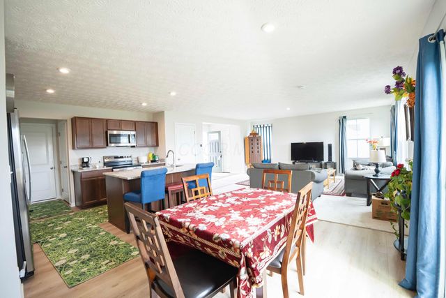 8587 Erie Loop, Canal Winchester, OH 43110