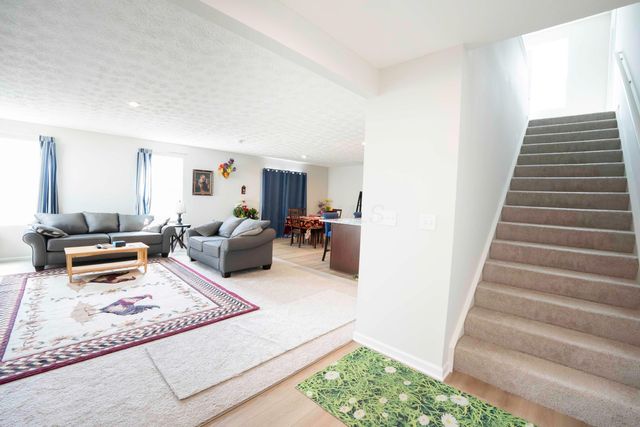 8587 Erie Loop, Canal Winchester, OH 43110