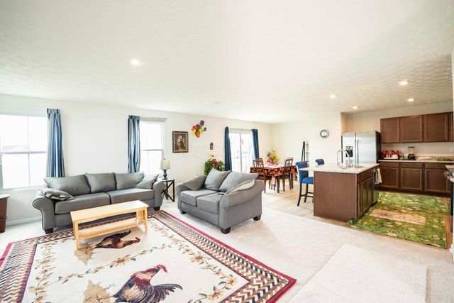 8587 Erie Loop, Canal Winchester, OH 43110