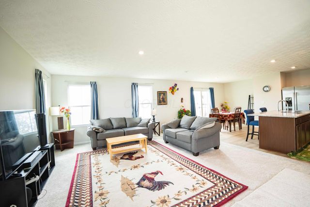 8587 Erie Loop, Canal Winchester, OH 43110