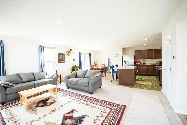 8587 Erie Loop, Canal Winchester, OH 43110