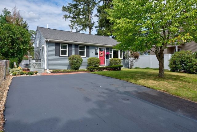 58 Earley St, Brockton, MA 02302