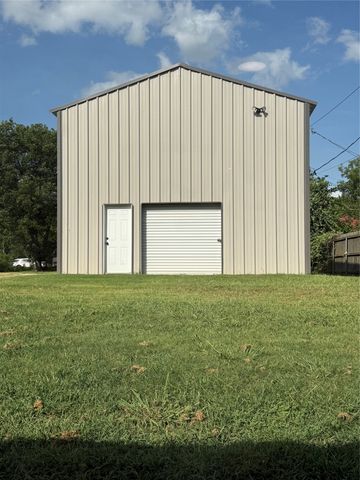 511 Commerce Street, Kemp, TX 75143