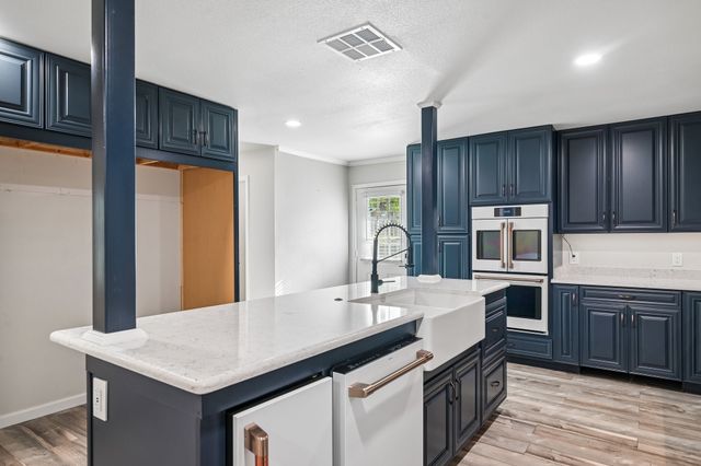 511 Commerce Street, Kemp, TX 75143