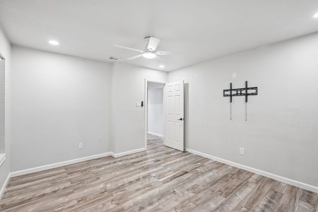 511 Commerce Street, Kemp, TX 75143