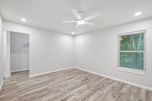511 Commerce Street, Kemp, TX 75143