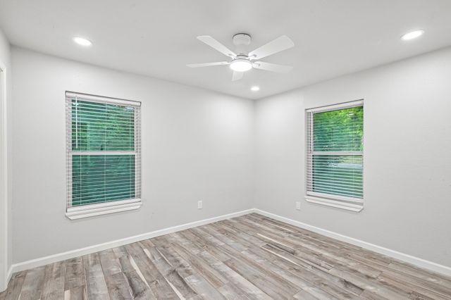 511 Commerce Street, Kemp, TX 75143