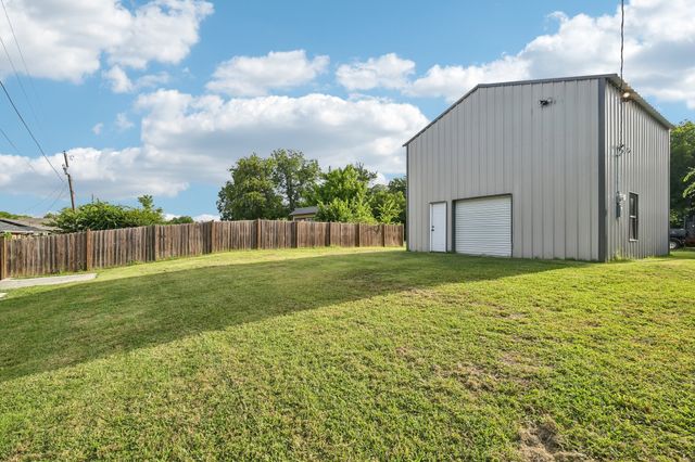 511 Commerce Street, Kemp, TX 75143