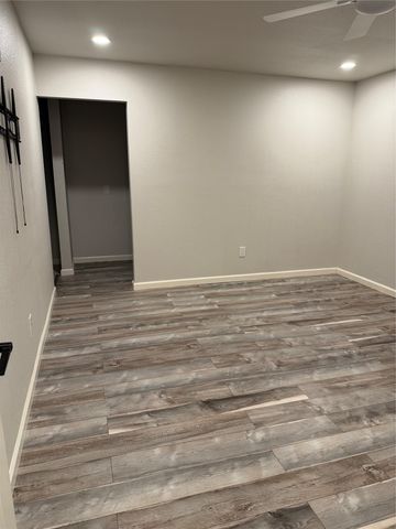 511 Commerce Street, Kemp, TX 75143