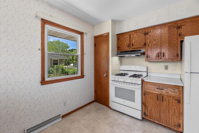 1534 N Holden STREET, Port Washington, WI 53074