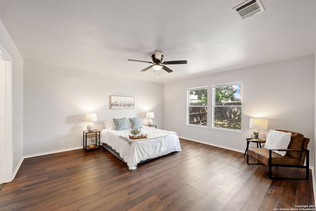 125 POINTE LOOP, Cibolo, TX 78108
