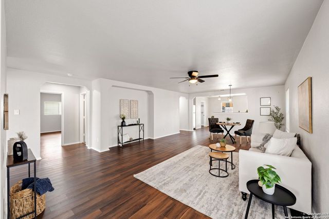 125 POINTE LOOP, Cibolo, TX 78108