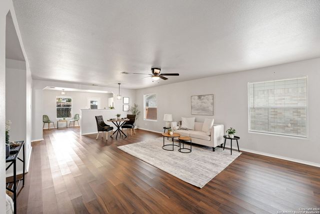 125 POINTE LOOP, Cibolo, TX 78108