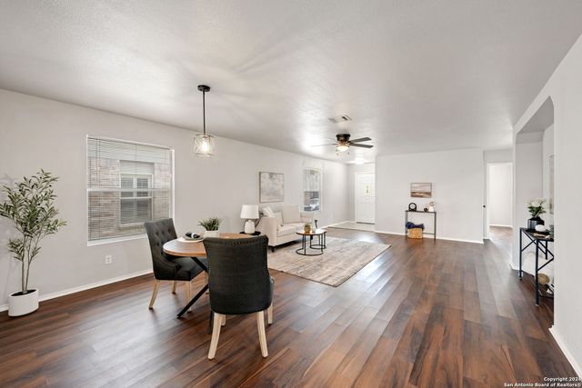125 POINTE LOOP, Cibolo, TX 78108