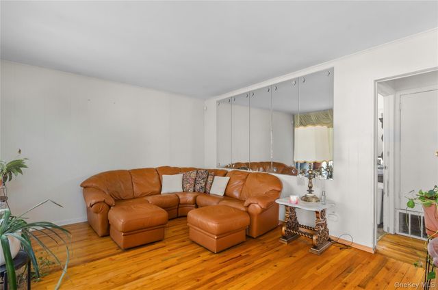 5 S Ronald Drive S, Amityville, NY 11701