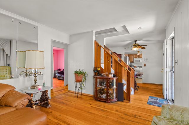 5 S Ronald Drive S, Amityville, NY 11701