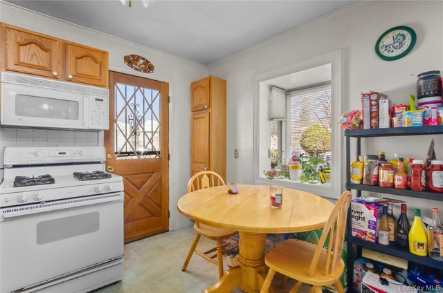 5 S Ronald Drive S, Amityville, NY 11701