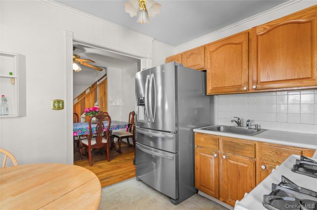 5 S Ronald Drive S, Amityville, NY 11701