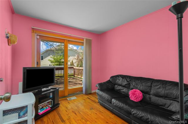 5 S Ronald Drive S, Amityville, NY 11701