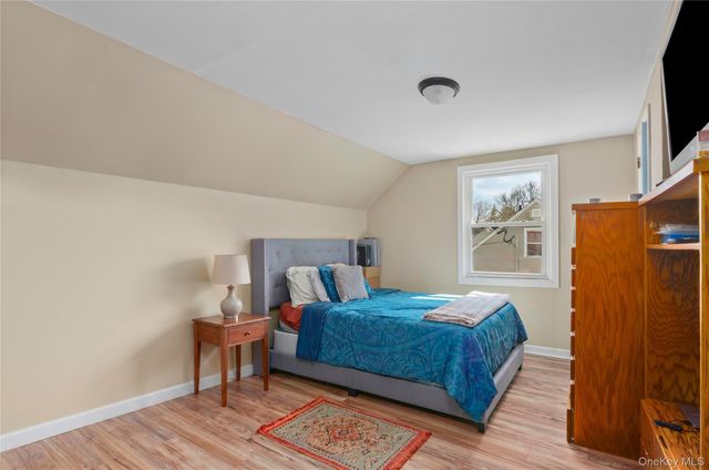 5 S Ronald Drive S, Amityville, NY 11701