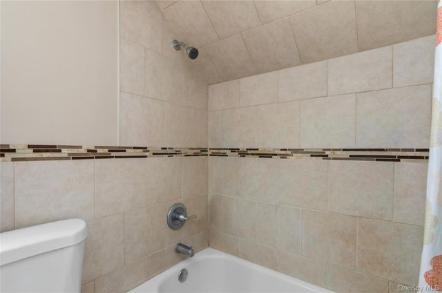 5 S Ronald Drive S, Amityville, NY 11701