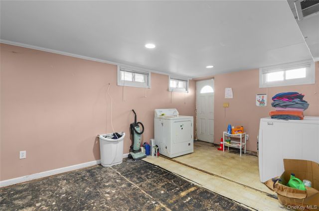 5 S Ronald Drive S, Amityville, NY 11701
