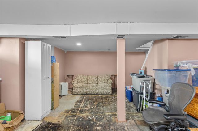 5 S Ronald Drive S, Amityville, NY 11701