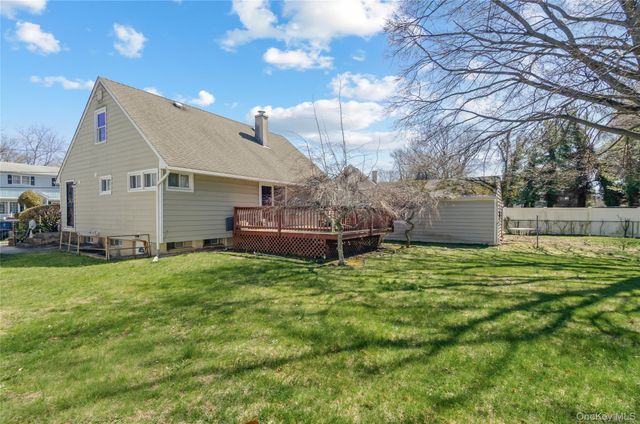 5 S Ronald Drive S, Amityville, NY 11701