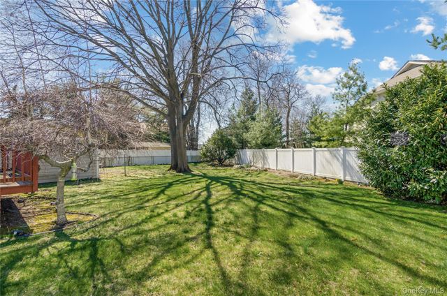 5 S Ronald Drive S, Amityville, NY 11701