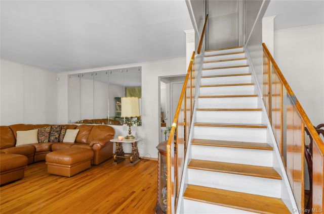 5 S Ronald Drive S, Amityville, NY 11701