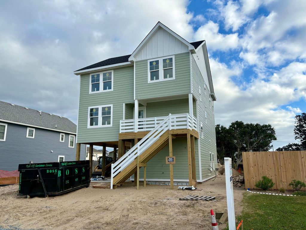 Image 1 of property listing at 107 Carolyn Dr Lot 7, Kill Devil Hills, NC 27948