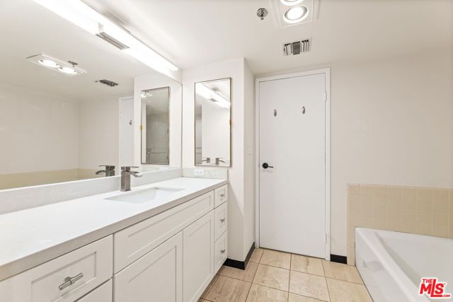 10660 Wilshire Boulevard 703, Los Angeles, CA 90024