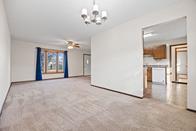 521 NE 6th Street, Ankeny, IA 50021