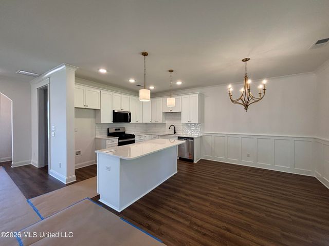 4203 S Bolivar Trail, Olive Branch, MS 38654