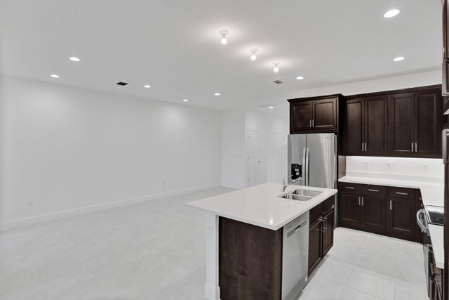 585 SANDERLING Circle, Deerfield Beach, FL 33442