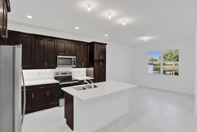585 SANDERLING Circle, Deerfield Beach, FL 33442