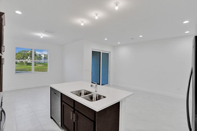 585 SANDERLING Circle, Deerfield Beach, FL 33442