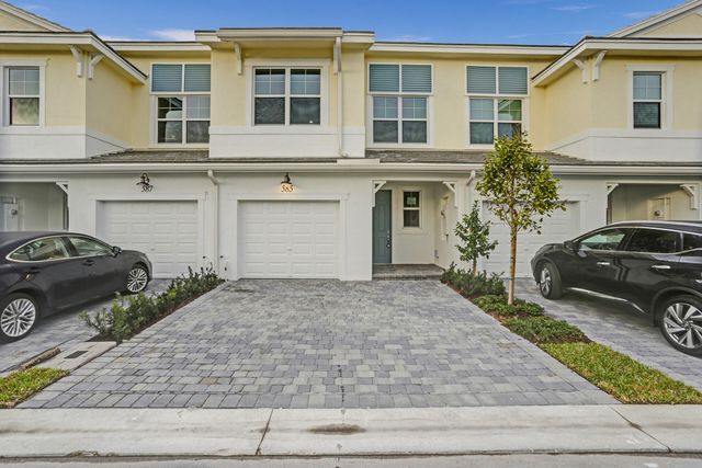 585 SANDERLING Circle, Deerfield Beach, FL 33442