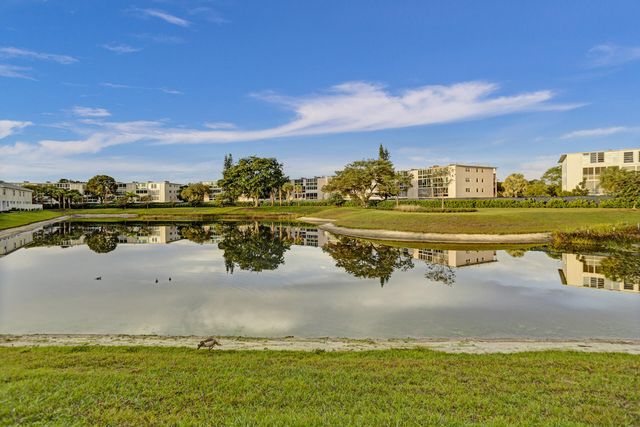 585 SANDERLING Circle, Deerfield Beach, FL 33442