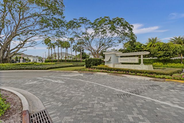 585 SANDERLING Circle, Deerfield Beach, FL 33442