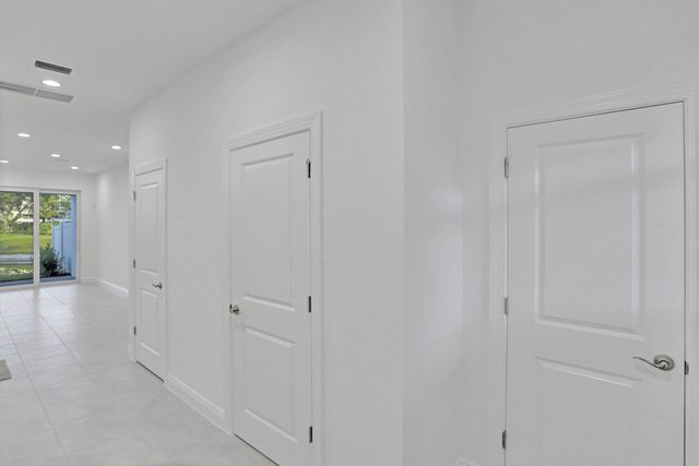 585 SANDERLING Circle, Deerfield Beach, FL 33442