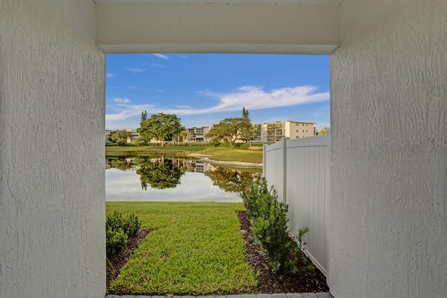 585 SANDERLING Circle, Deerfield Beach, FL 33442