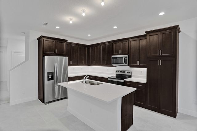 585 SANDERLING Circle, Deerfield Beach, FL 33442