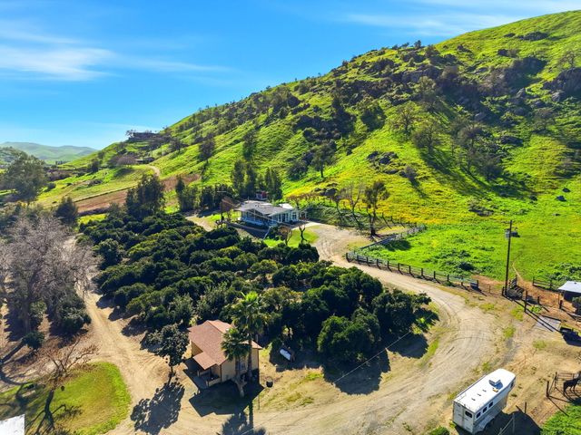 31967 Sierra Drive, Lemon Cove, CA 93244
