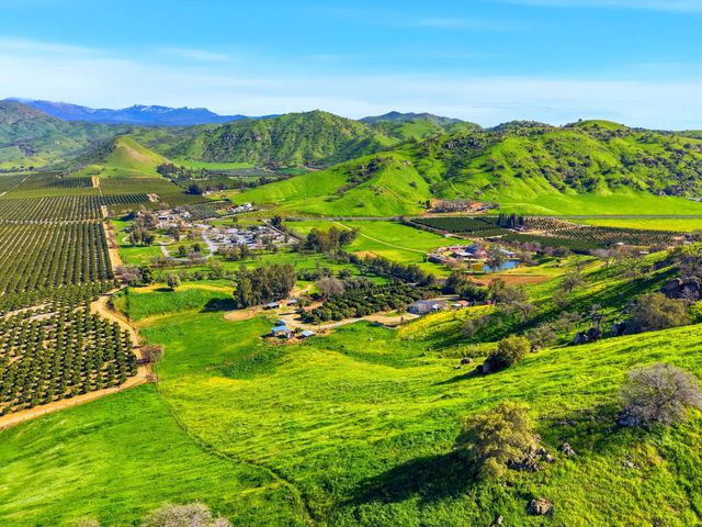 31967 Sierra Drive, Lemon Cove, CA 93244