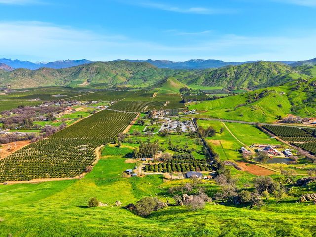 31967 Sierra Drive, Lemon Cove, CA 93244