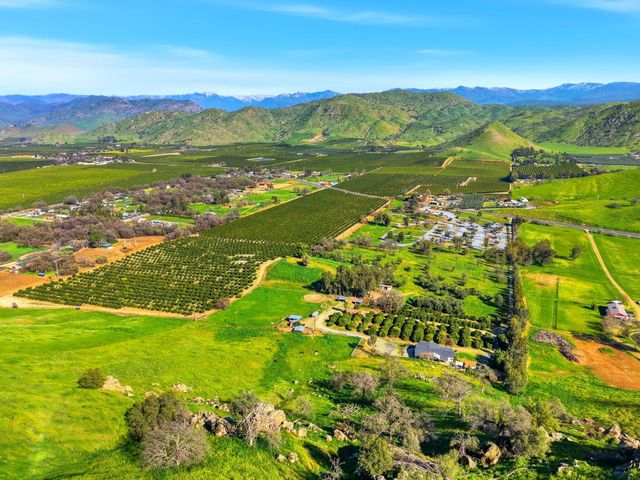 31967 Sierra Drive, Lemon Cove, CA 93244