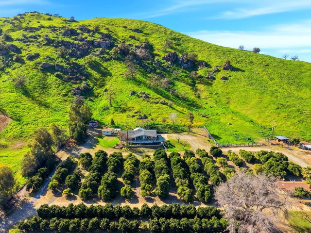 31967 Sierra Drive, Lemon Cove, CA 93244