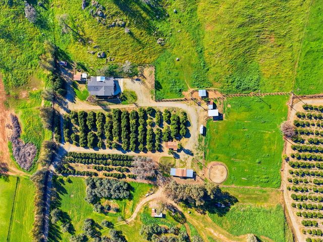 31967 Sierra Drive, Lemon Cove, CA 93244